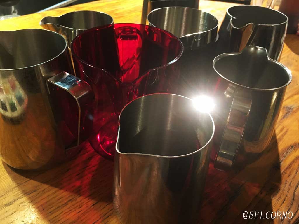 ミルクピッチャー ～ラテアートを描くための道具。選び方